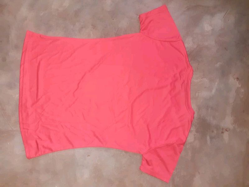 Red t-shirt for women