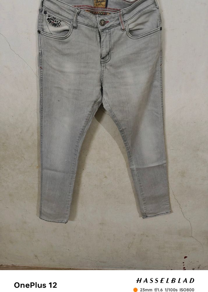 Awesome WRANGLER (Vegas Collection) Jeans - W34