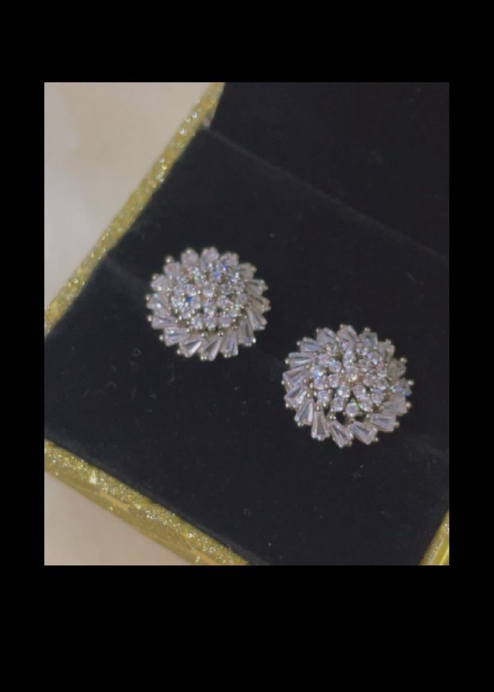 92.5 Silver Studs (absolutely new)
