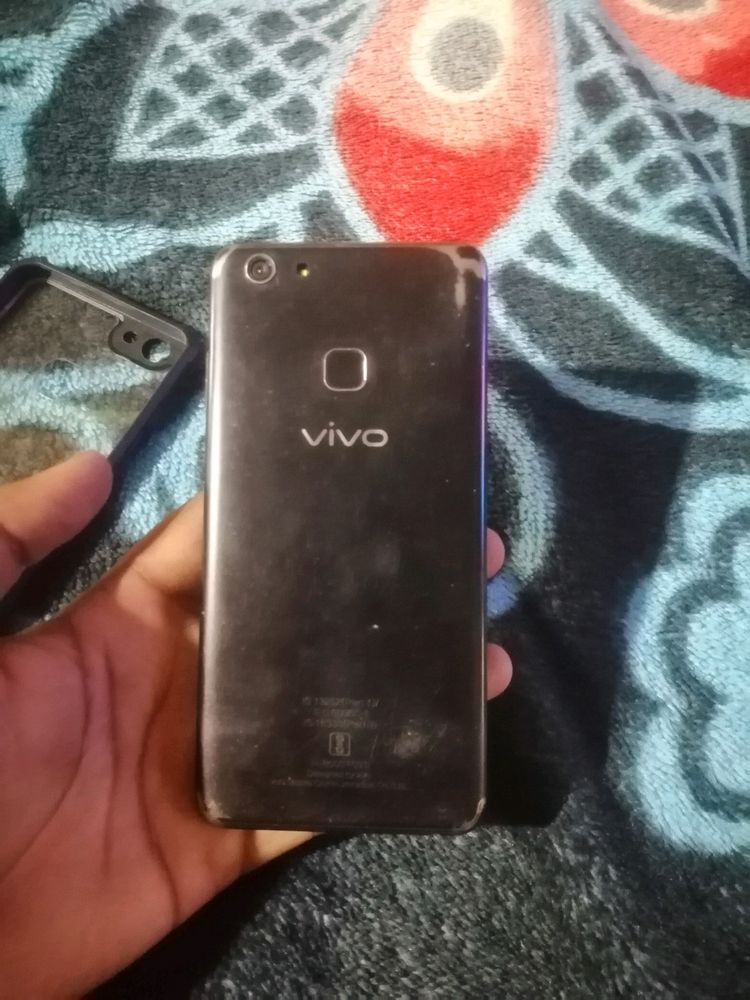 VIVO V7+