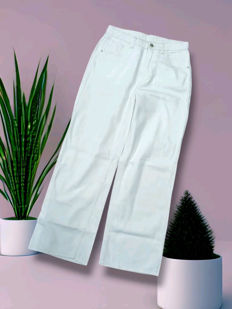 W-44 Size-28 Ladies White Straight Jeans