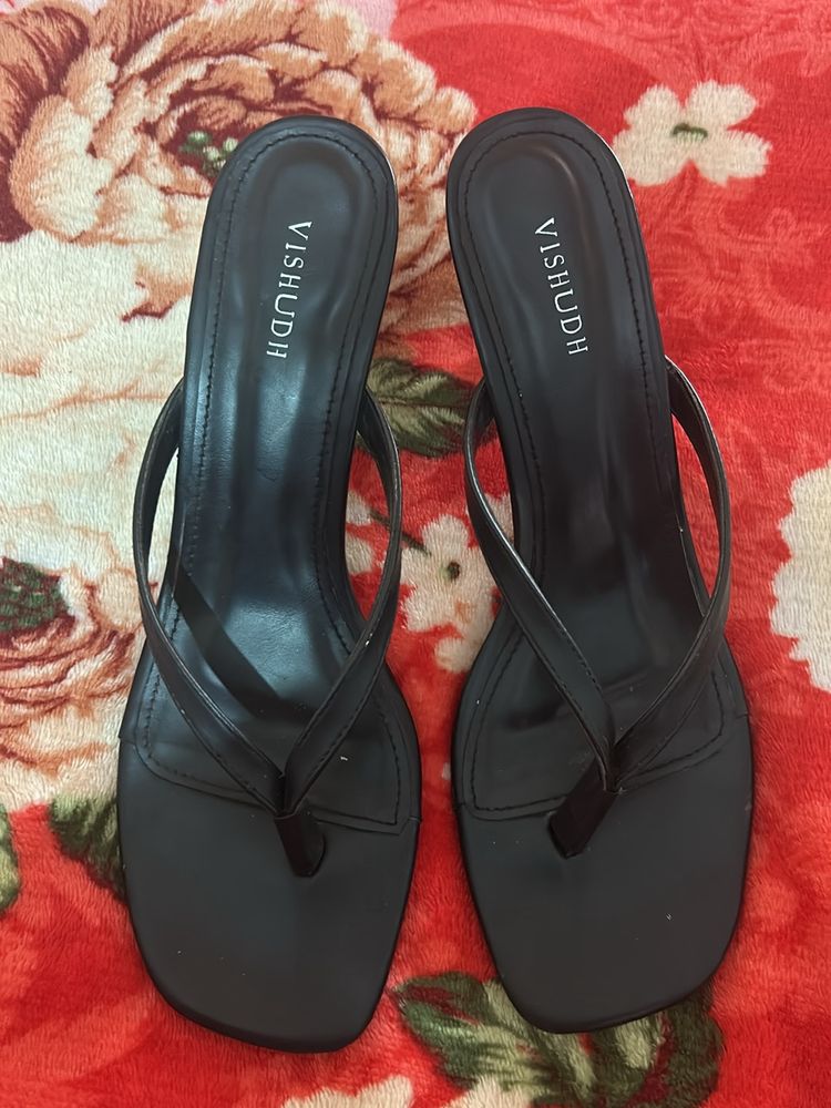 Vishudh Black Heels Woman