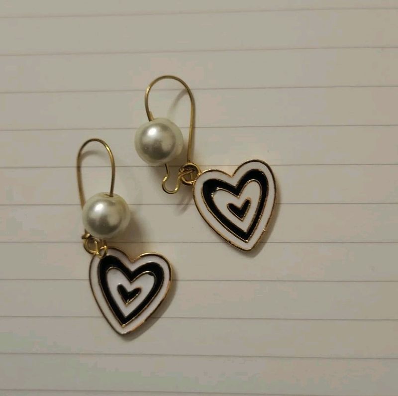 Y2k Heart Earrings With White Pearl