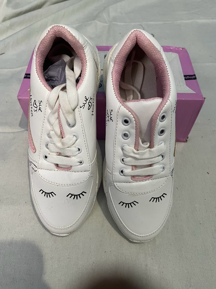 New white shoes UK5