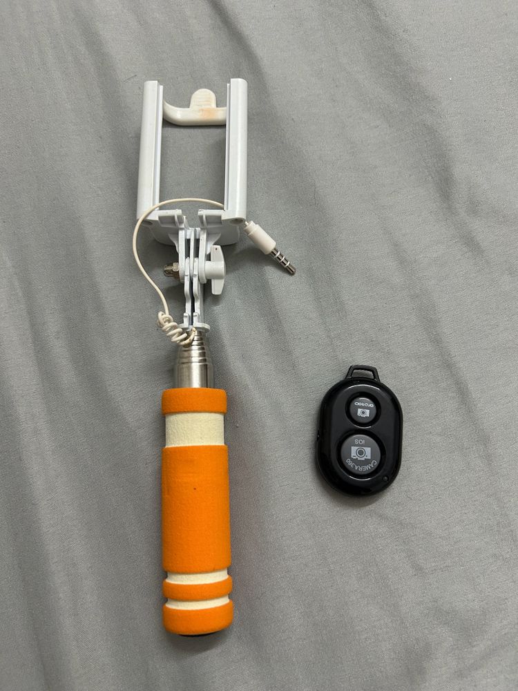 Silver Swan Bluetooth Selfie Stick With Remote