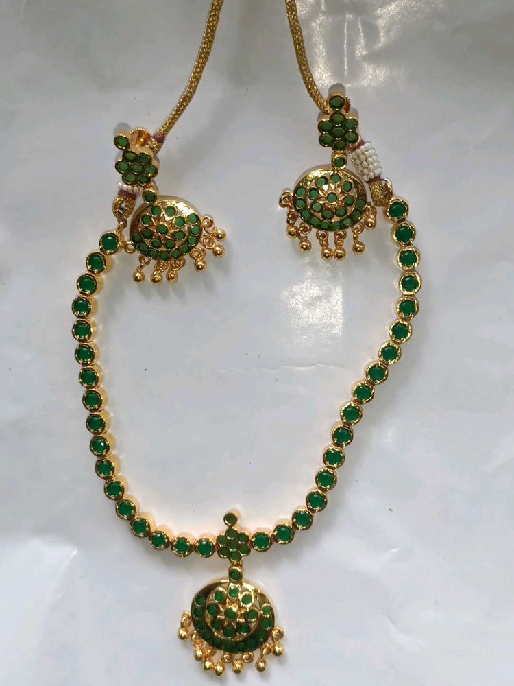 Green Traditional Model Gold Jewellery