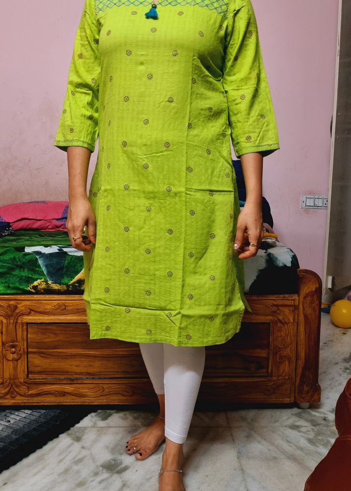 Avaasa 💚 Green Kurti