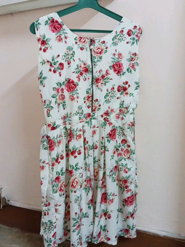 Floral Flared Dress Beautiful And Elegant - New