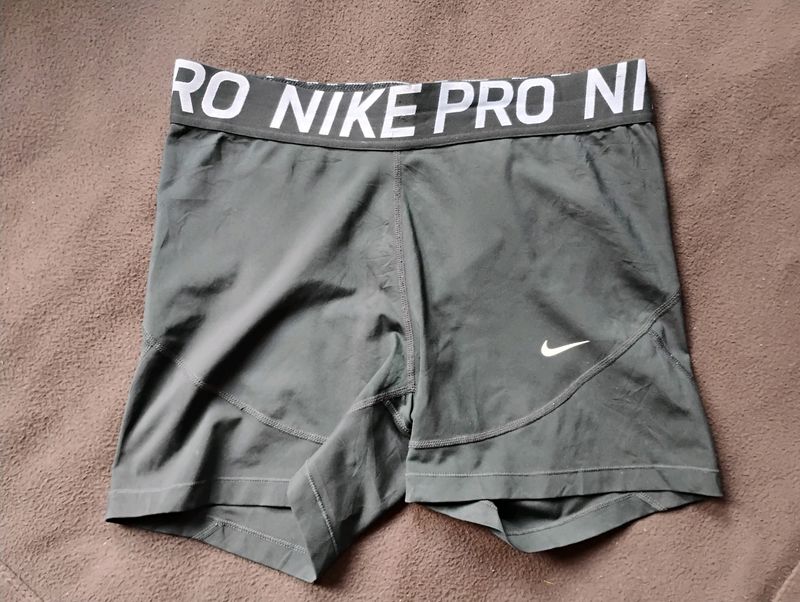 Nike Pro Dri Fit Yoga Shorts