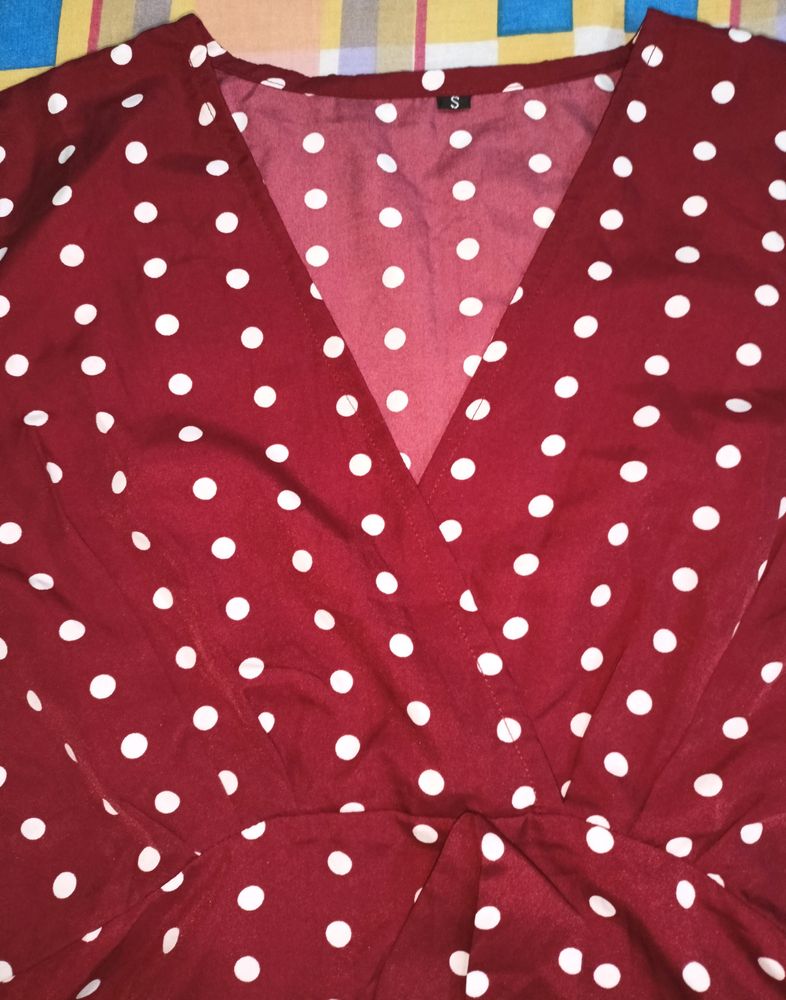 Maroon Polka Dot Top❤️