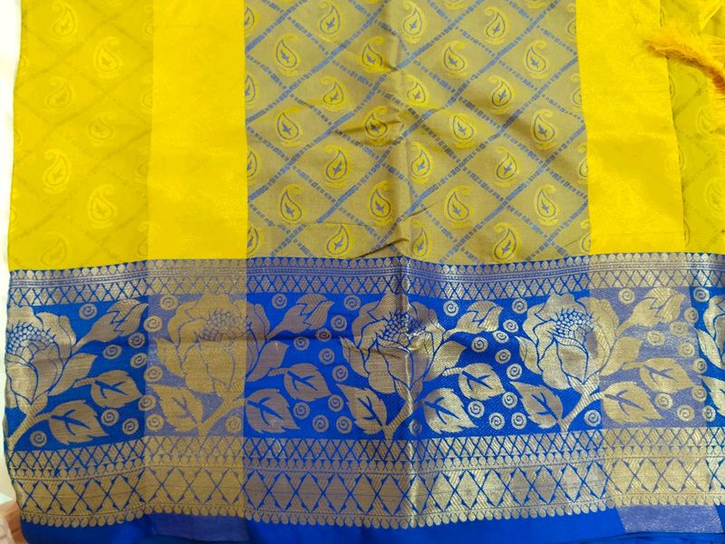 Soft Silk Saree Without Flaws With Blouse