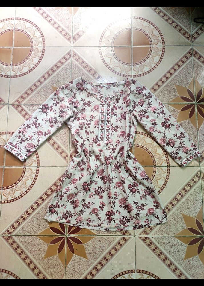 🌸Floral Short Kurti 🌸