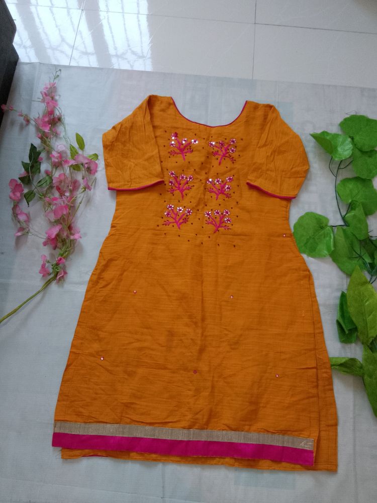 Thread And Mirror Work Kurti