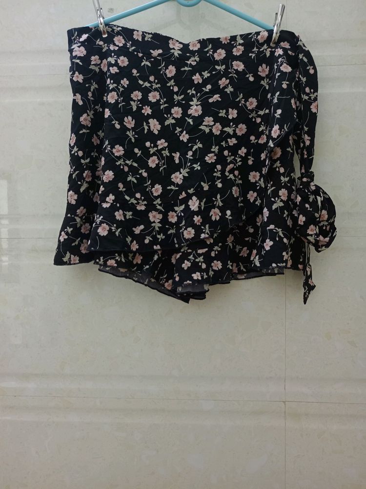 Beautiful Floral print Shorts For Womens