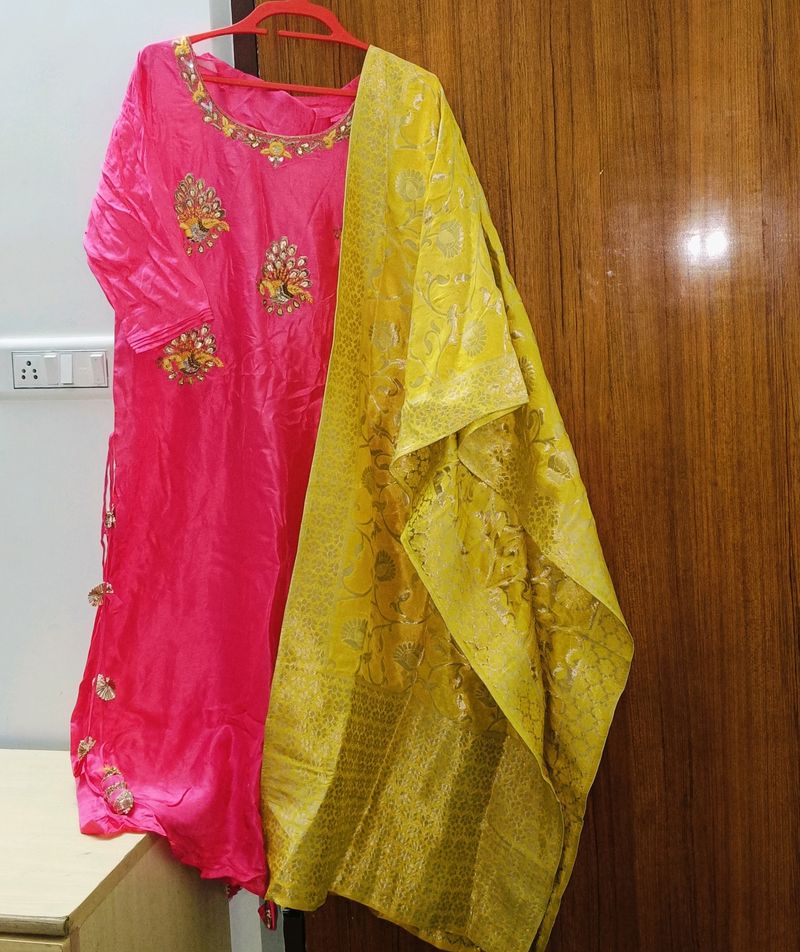 Gota Patti Kurta With Banarasi Dupatta