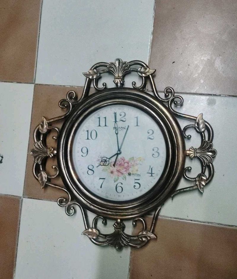 WALL CLOCK