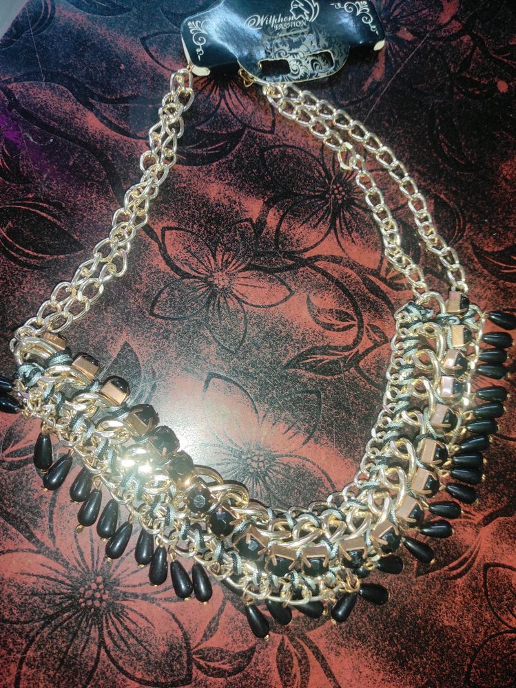 BLACK PEARL NECKLACE