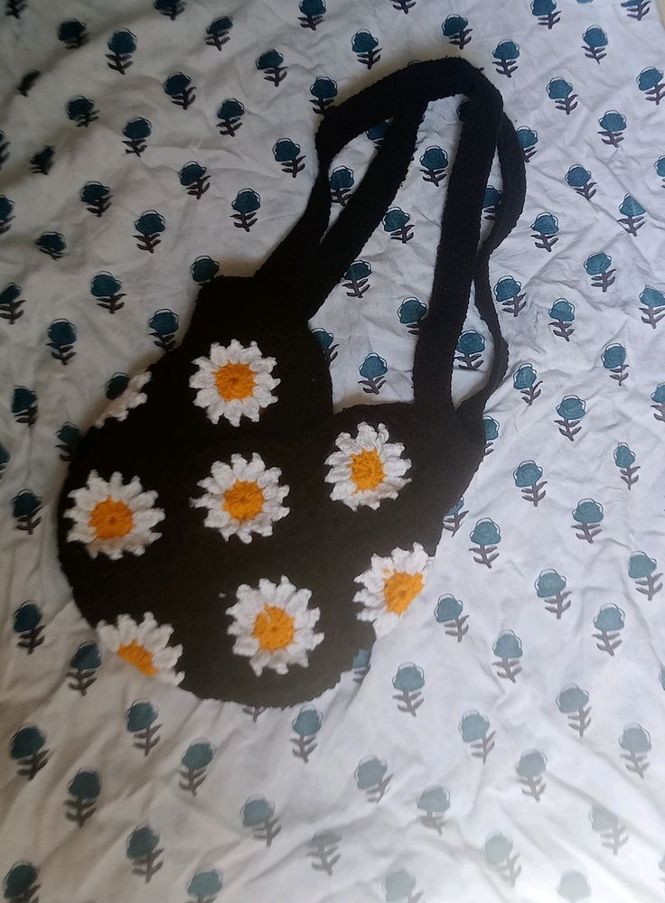 Crochet Daisy Tote Bag