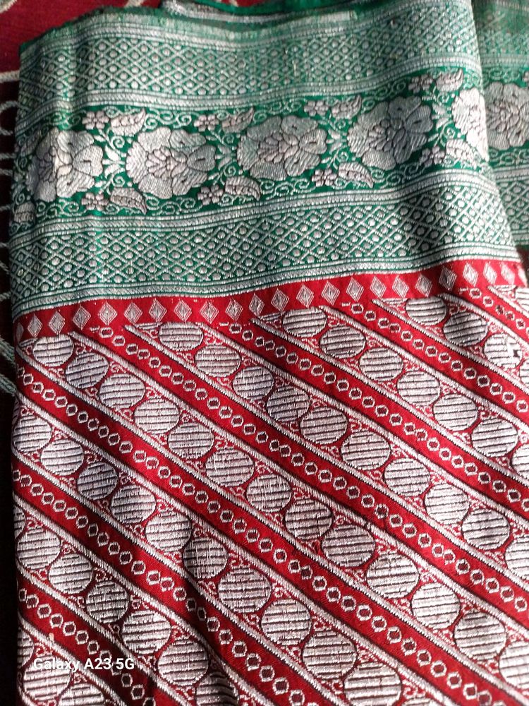 Red nd green  💚 👌 😍  saree