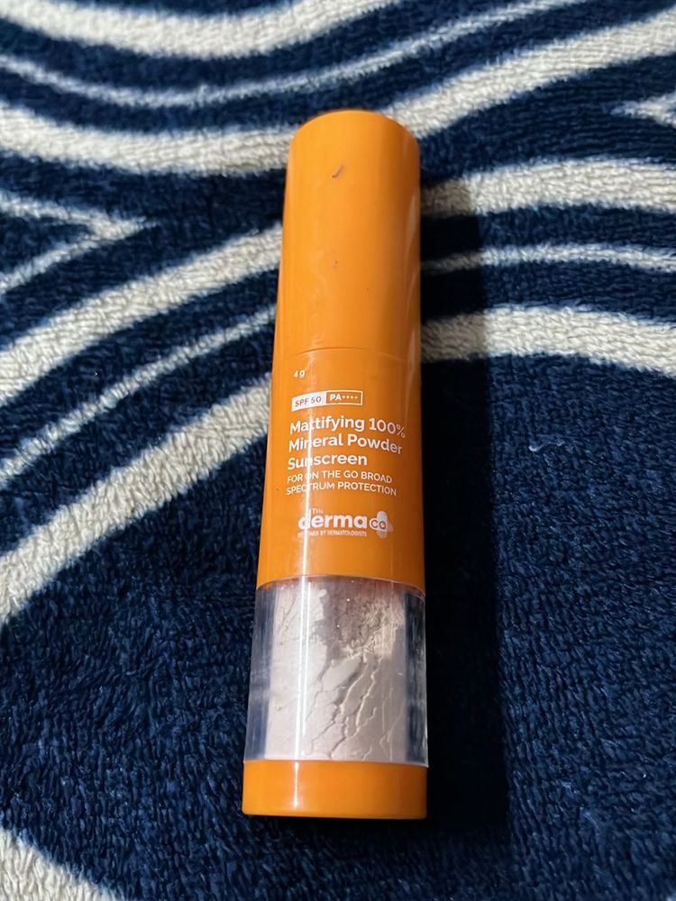 The Derma Co Mattifying 100% Powder Sunscreen