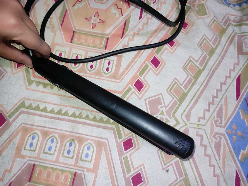 Philips Selfie Straightener( Negotiable)