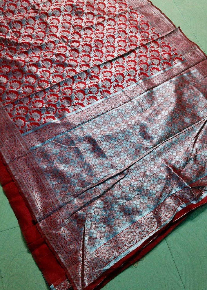 Red Colour Pure Banarasi Silk Saree