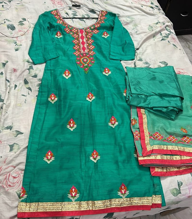 Green Colour Suit Set