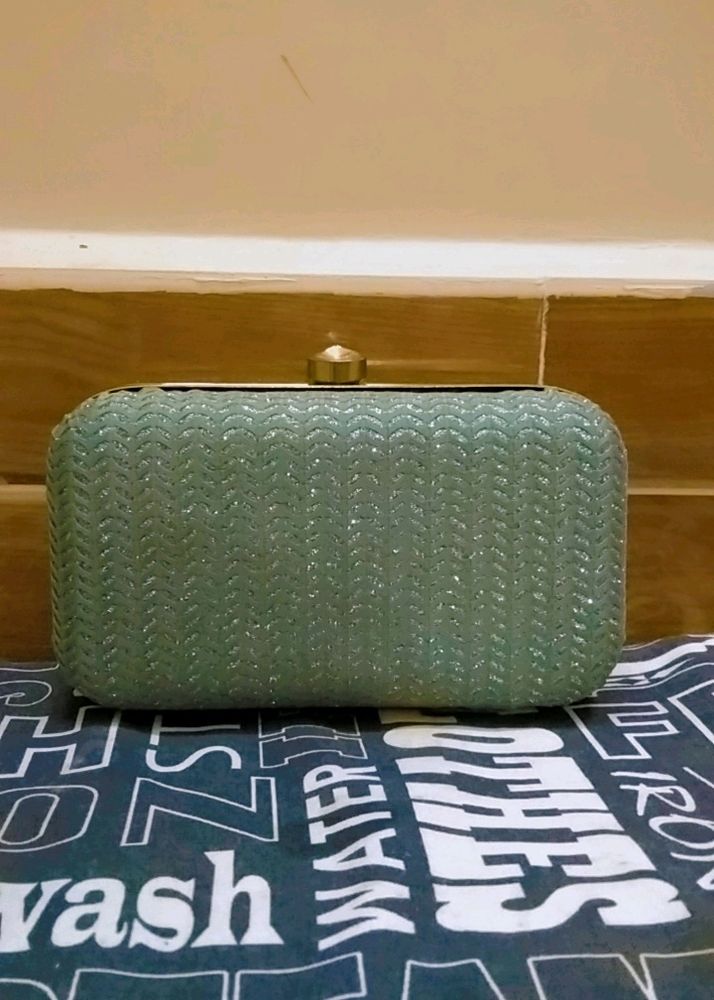 Elegant Clutch 💚