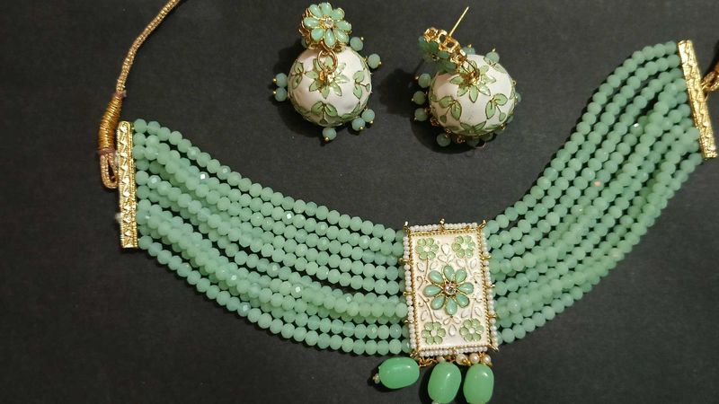 Beautiful Sea Green Necklace With Maang Tika