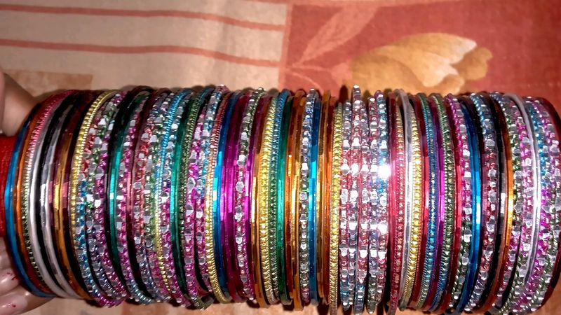 SHINNING BANGLES