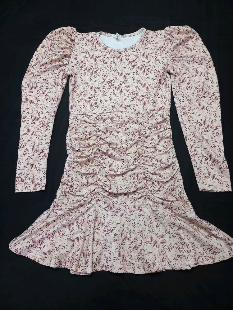 Elegant Floral Ruched Mini Dress with Puff Sleeves