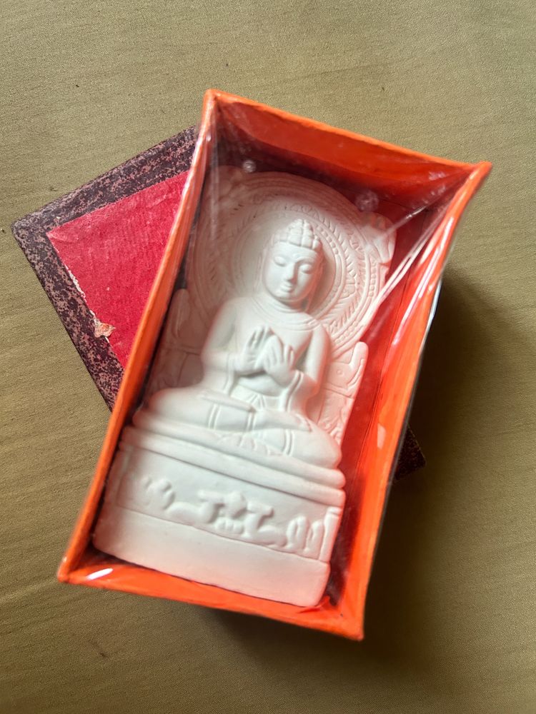 Elegant White Buddha Idol - 5 to 6 Inches