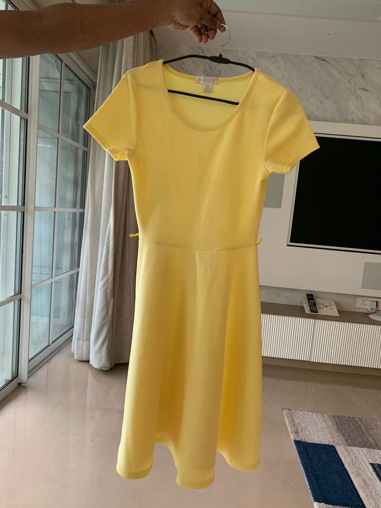 Yellow Shortsleeved Dress