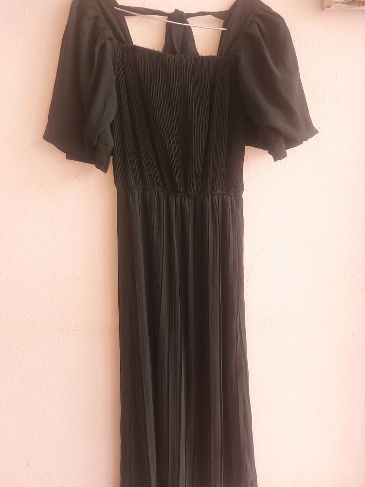 ! Pleated Design Black Straight Fit Maxi Dre