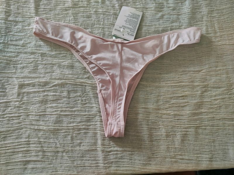 H&M Women Thongs 🎀 (Unused)