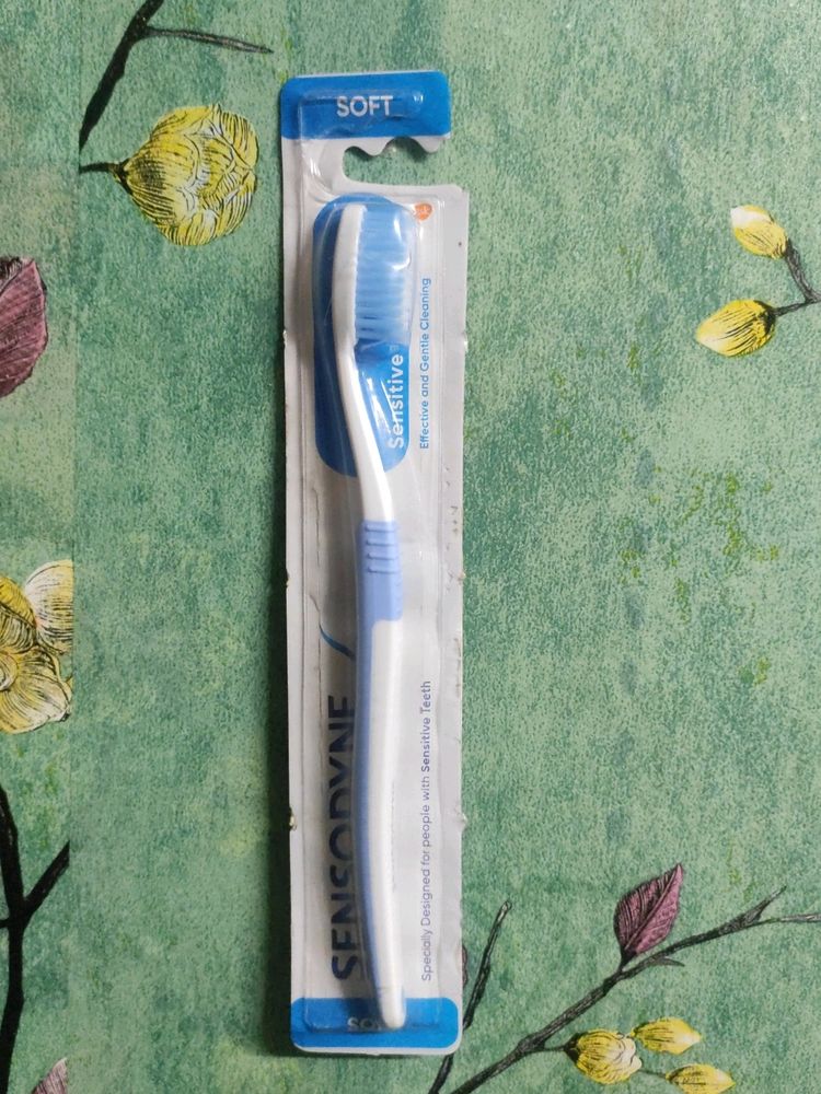 Sensodyne Effective And Gentle Cleaning Toothbrush