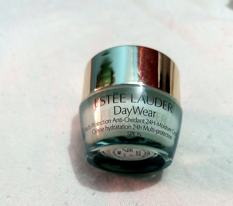 🚛30/-In Shipfree Estee Lauder Day Wear