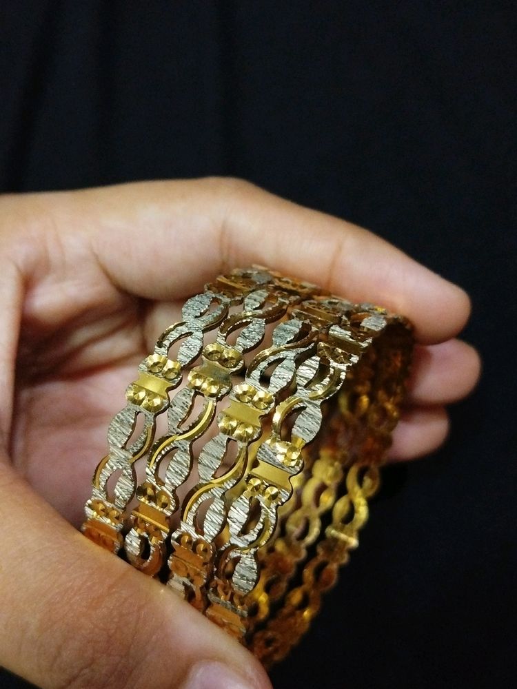 Set of 4 Golden Bangles