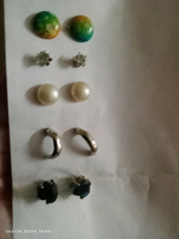 Used Earings With 5 Hooks