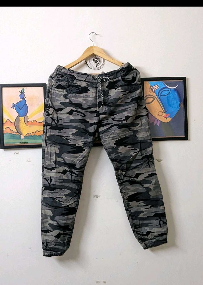 Unisex Joggers Army Type Print Like New For