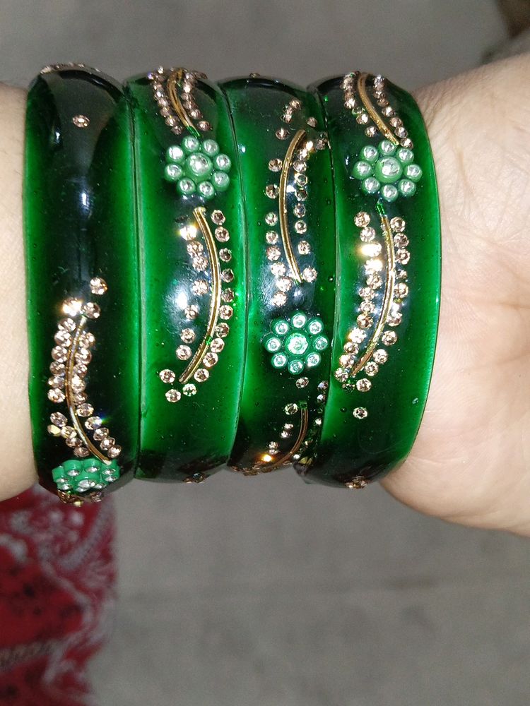 Ladies  Look Preity  Bangles