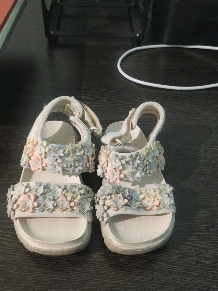 Zara Kids Flower Sandals US Size 6.5 Inch