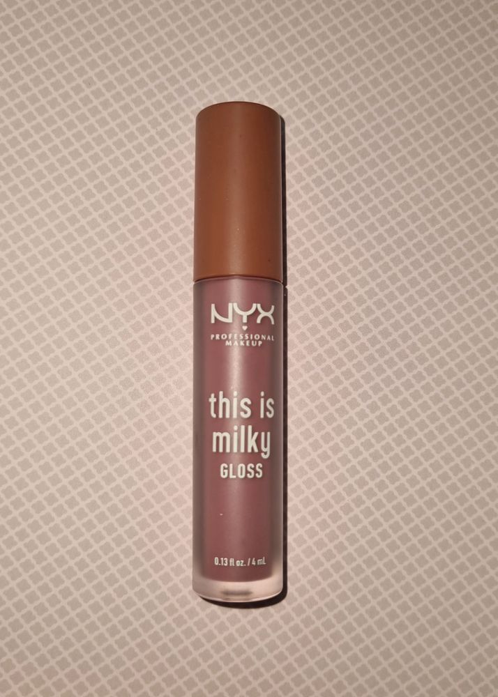 NYX- This Is Milky Gloss