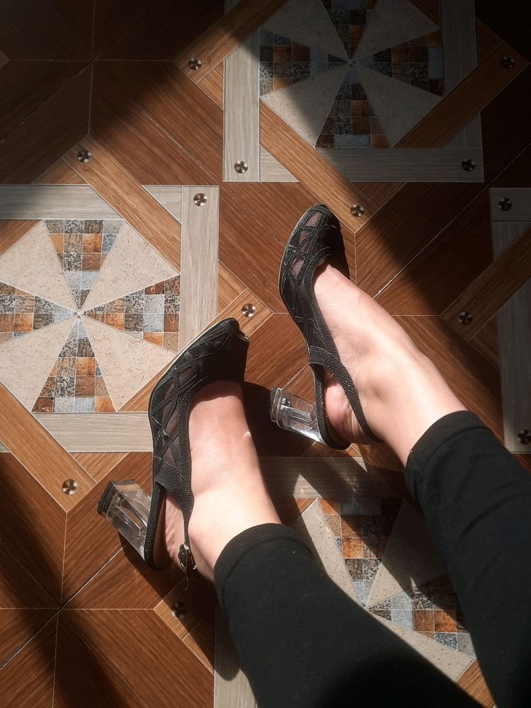 Elegant Black Heels 🔥🖤