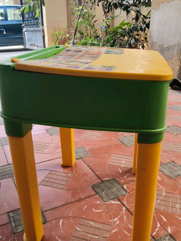 Nilkamal Used Kids Study Table For Sale