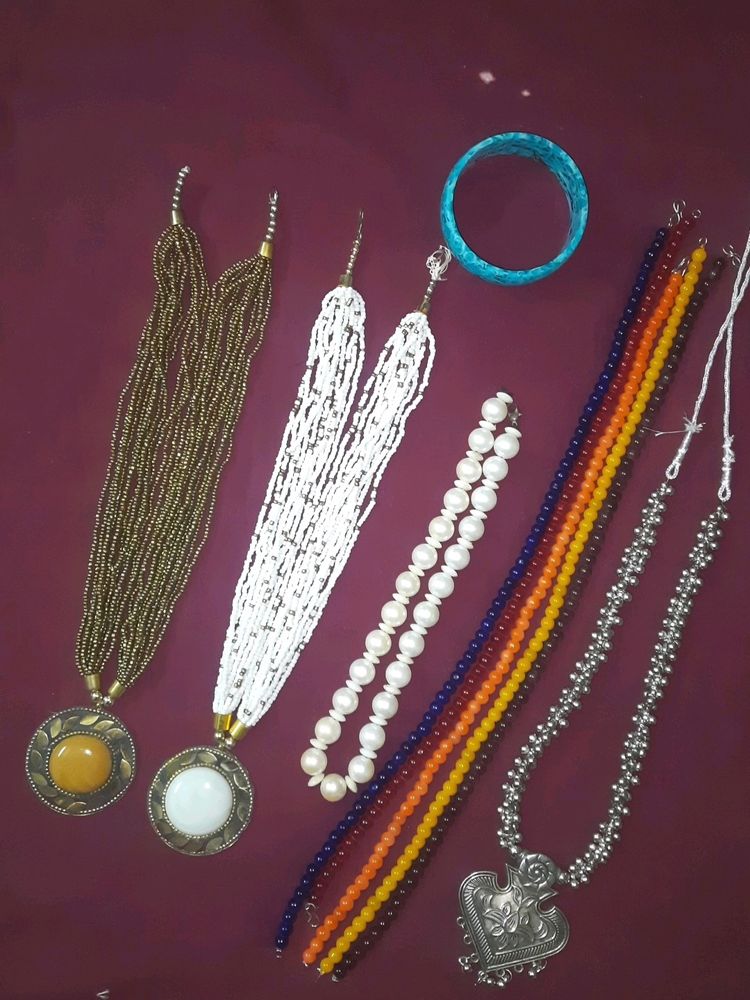 Set Of 10 Necklaces And 1 Bangle