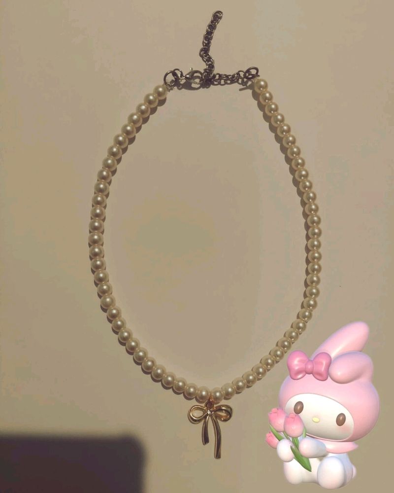 Bow Necklace