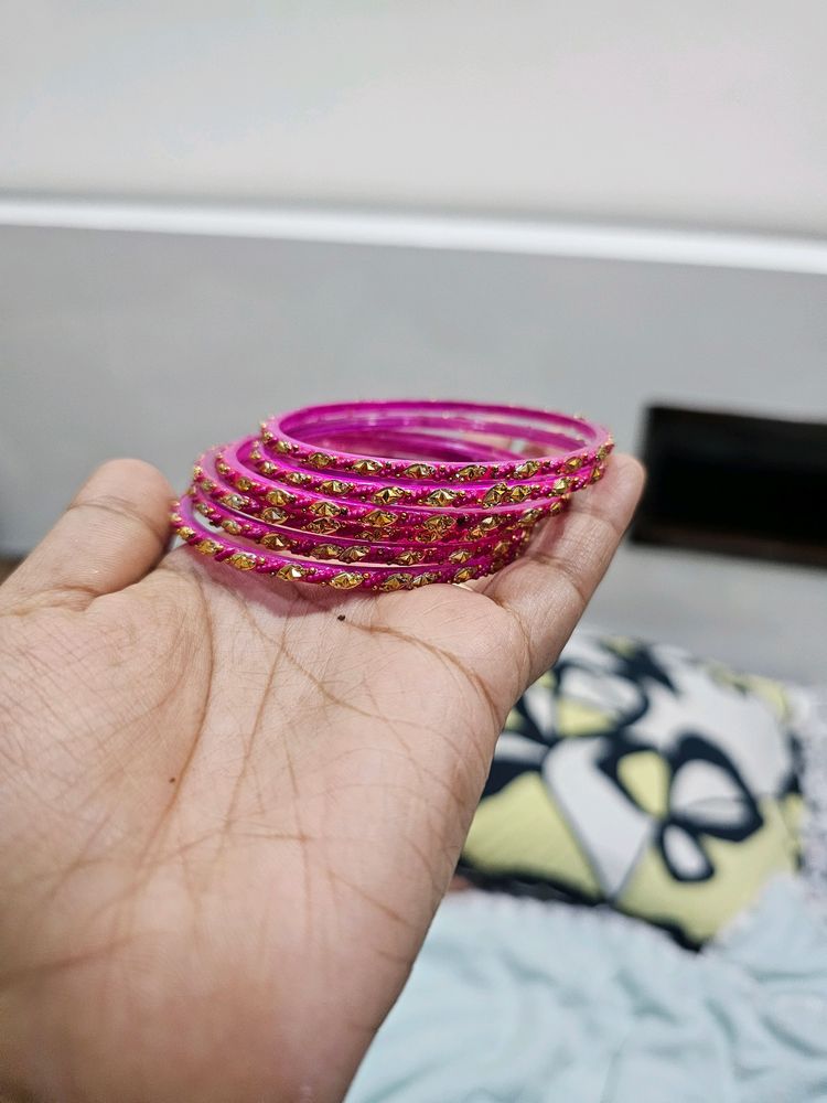 Pink Glass Bangles Set