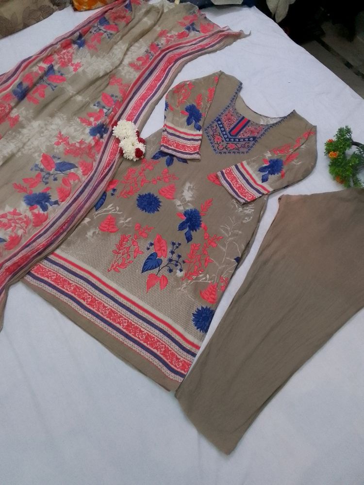 Printed Pakistani Suit Set With Duppta