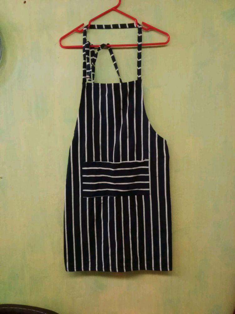 New Apron Unused In Offer